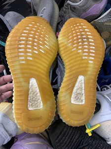 篮球鞋修复换底椰子真爆350 700 500yeezy换鞋底维修更换球鞋气垫