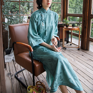 缎子旗袍