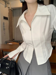 法式气质拉链白色衬衫女夏季设计感短款别致上衣内搭打底长袖衬衣