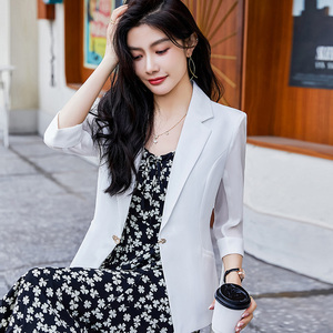 白色小西装外套女夏季七分袖2022新款内搭碎花连衣裙职业西服套装