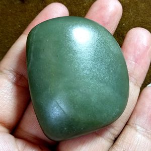 新疆和田青玉籽料