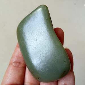 72g新疆和田豆青青玉籽料原石天然无修把件油性好牌子料独籽