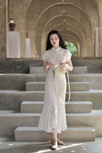 《梦里花》新中式改良重工刺绣旗袍鱼尾订婚结婚连衣裙