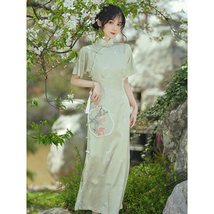 新中式国风绿色小清新改良旗袍少女年轻款古法全开襟日常可穿裙子