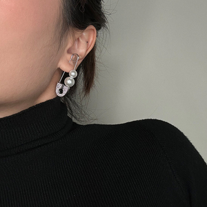 独特气质珍珠回形针耳环女高级感小众设计感时尚耳饰甜美别针耳钉