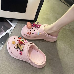 回力可爱卡通洞洞鞋女ins潮松糕厚底夏季外穿时尚网红沙滩凉拖鞋