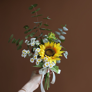 00矜持丶我学不会淘宝森系小清新向日葵混搭领证拍照手捧花新娘结婚