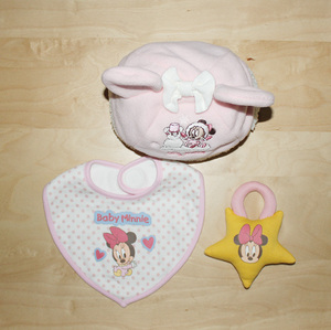 {baby garden} 婴儿 迪士尼disney 帽子 围兜 摇铃玩具套装