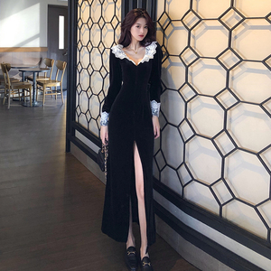 法式黑色丝绒大v领连衣裙2022新款春季气质高级感收腰黑瘦长裙子
