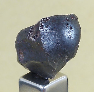 陨石界俄罗斯阿林目击精品高度定向子弹全熔壳散射熔流线天然散装