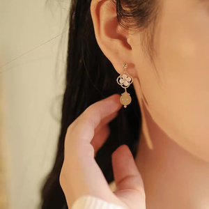 925纯银和田玉花朵耳环小众设计高级感复古风兰花耳夹无耳洞耳饰