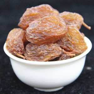 雪莲果葡萄干 新疆特产特级大颗粒红提子干带籽有核500克包邮