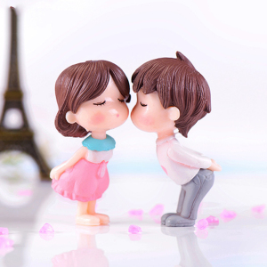 亲嘴娃娃摆件男女