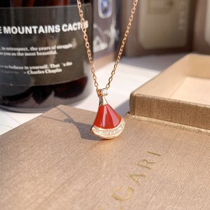 宝格丽小红裙项链代购