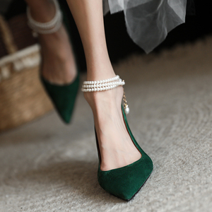 法式优雅尖头浅口单鞋女春秋新款复古墨绿色珍珠一字带细跟高跟鞋