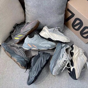 椰子700鞋v2黑紫