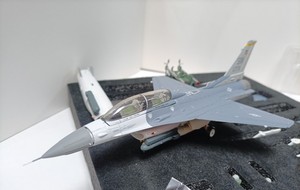 Calibre Wings 1 72 F-16D美国空军米格杀手猫王双座战斗机模型