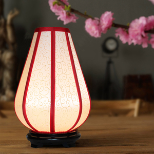 新中式红灯笼台灯创意卧室护眼床头灯禅意书房书桌布艺浪漫灯实木