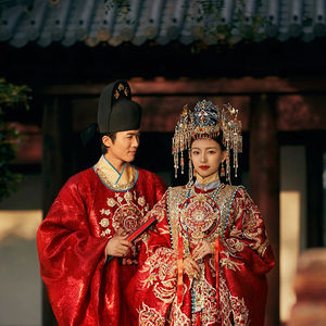 古代婚服凤冠霞帔男