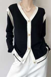 日系精纺羊毛针织衫薄黑白拼色V领洋气开衫宽松百搭毛衣外套上衣