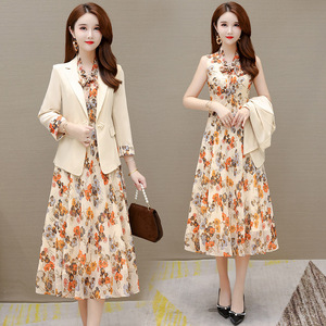 罗蔓妮娅2221时尚两件套装连衣裙女2022夏小西装外套印花a字裙子