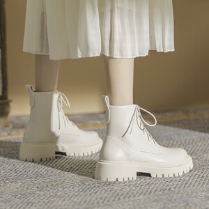 夏天白色马丁靴夏季薄款女2022年新款靴子真皮春款小短靴女春秋款