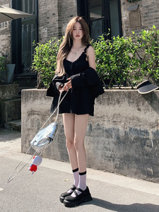 甜美时尚套装女夏季蝙蝠袖短款开衫上衣黑色吊带连衣裙显瘦两件套