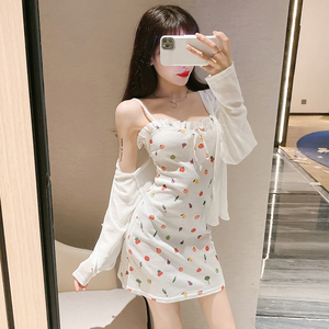 少女吊带短裙两件套