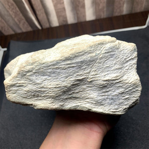 精品收藏】大块 高冰种 飘绿花 脱沙 木那 包浆皮 翡翠原石 手镯
