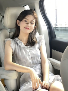抖音网红珍珍家的小仙女高级感连衣裙收腰显瘦开叉小飞袖气质裙子