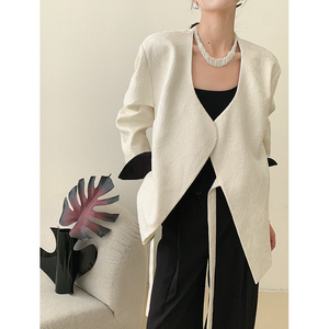 JWUNIQUE米白色设计感新中式西装外套女春季2024年中长款西服上衣