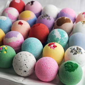 泡泡浴球气泡弹泡脚精油球泡澡球儿童彩虹爆炸浴盐bathbomb足浴球