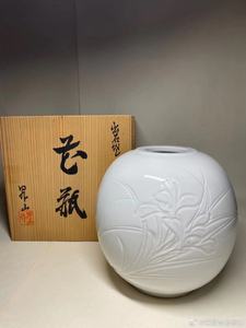 日本出石烧白色的茶具图片