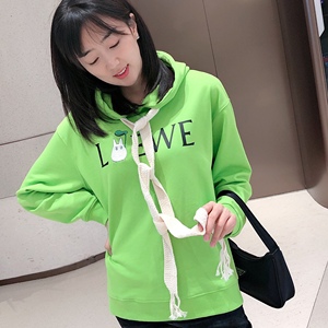 2021春季新款女式lo龙猫卡通字母印花连帽宽松长袖飘带抽绳薄卫衣