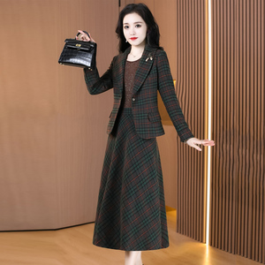 穿搭时尚三件套装高级感秋冬靓衣佰女装正式场合名典圣王旗舰店35
