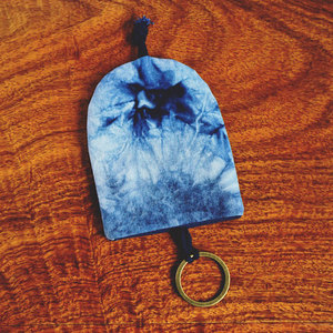 004人付款淘宝寨上草木染 蓝染玫瑰花饰品植物染扎染手工艺品包包服饰