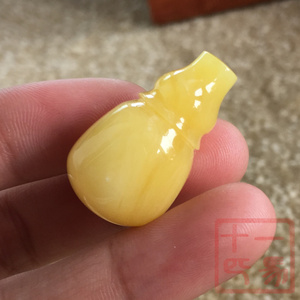 蜜蜡水滴三通佛头