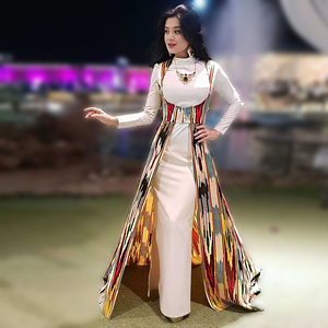 新疆民族风正品丝绸艾特莱斯长拖尾私人订制款礼服婚纱照专用服饰