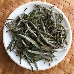 野生白牡丹王 2018管阳荒野高山福鼎白茶100g 毫香显茶气足