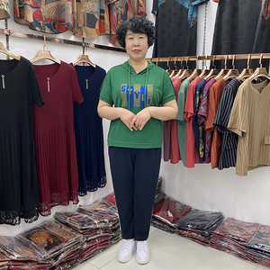 中老年运动衣服50岁女人套装时尚烫钻妈妈两件套2022夏装母亲节送