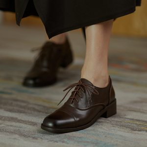 春秋单鞋女中跟粗跟布洛克平底系带小皮鞋百搭擦色英伦风牛津鞋女