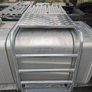 货车天龙klvl旗舰油箱防护栏防护罩电瓶盖尿素罐大梁护板保护栏0人