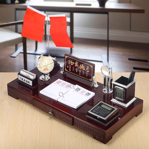 老板办公桌摆件男士高档招财装饰品书房笔筒客厅家居摆设领导送礼