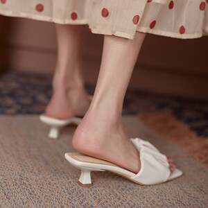 法式高跟3cm小跟凉拖鞋女时尚韩版夏方头一字拖外穿矮跟细跟性感3