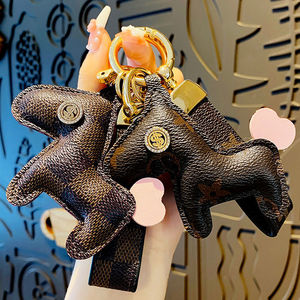 适用lv包高档老花皮钥匙扣老花小马包包挂件创意情侣闺蜜汽车挂饰