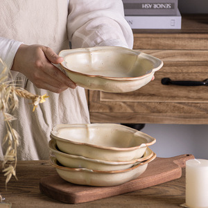 日式手作粗陶餐具复古深盘浮雕梨花碗家用菜盘陶瓷创意沙拉碗