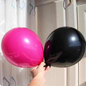 10寸玫红色气球双层气球黑色亚光加厚防爆婚礼告白求婚生日布置