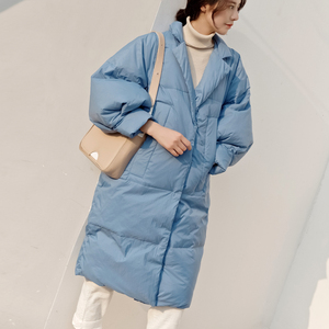 雾霾蓝羽绒服女长