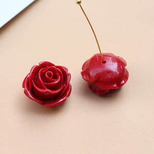 粉压贝壳合成珊瑚红色玫瑰花散珠半孔DIY饰品耳环胸针配件材料