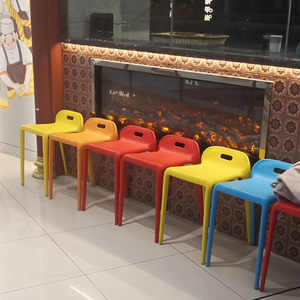 等位椅可叠放塑料凳家用创意换鞋凳餐厅备用等待矮凳个性简约餐椅